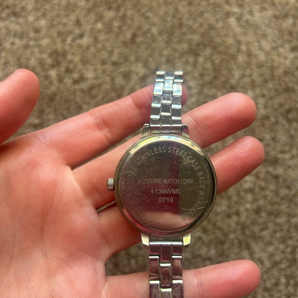 Stylish Silver Smartwatch - Picture 5 of 5